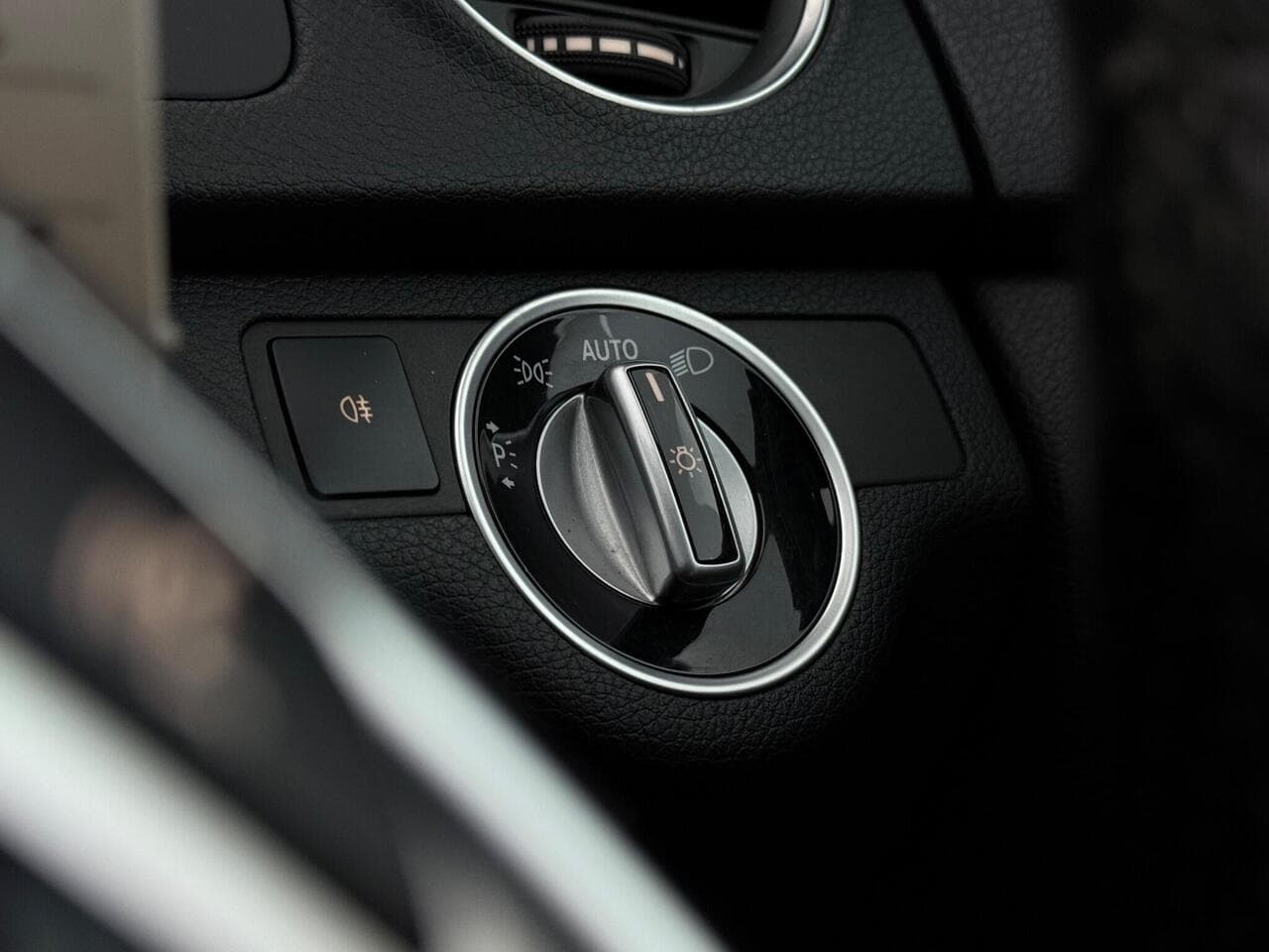 Mercedes-Benz C Class thumbnail Misc Controls