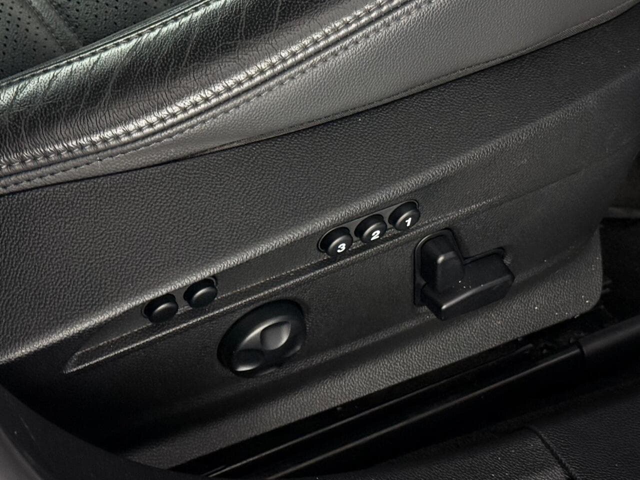 Alfa Romeo Giulia thumbnail Misc Controls