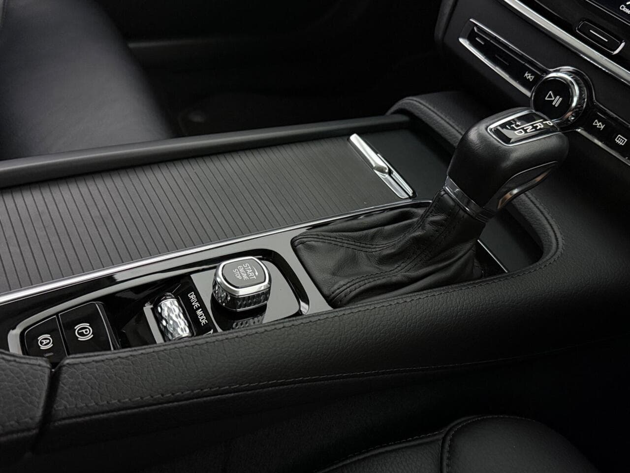 Volvo V90 thumbnail Misc Controls