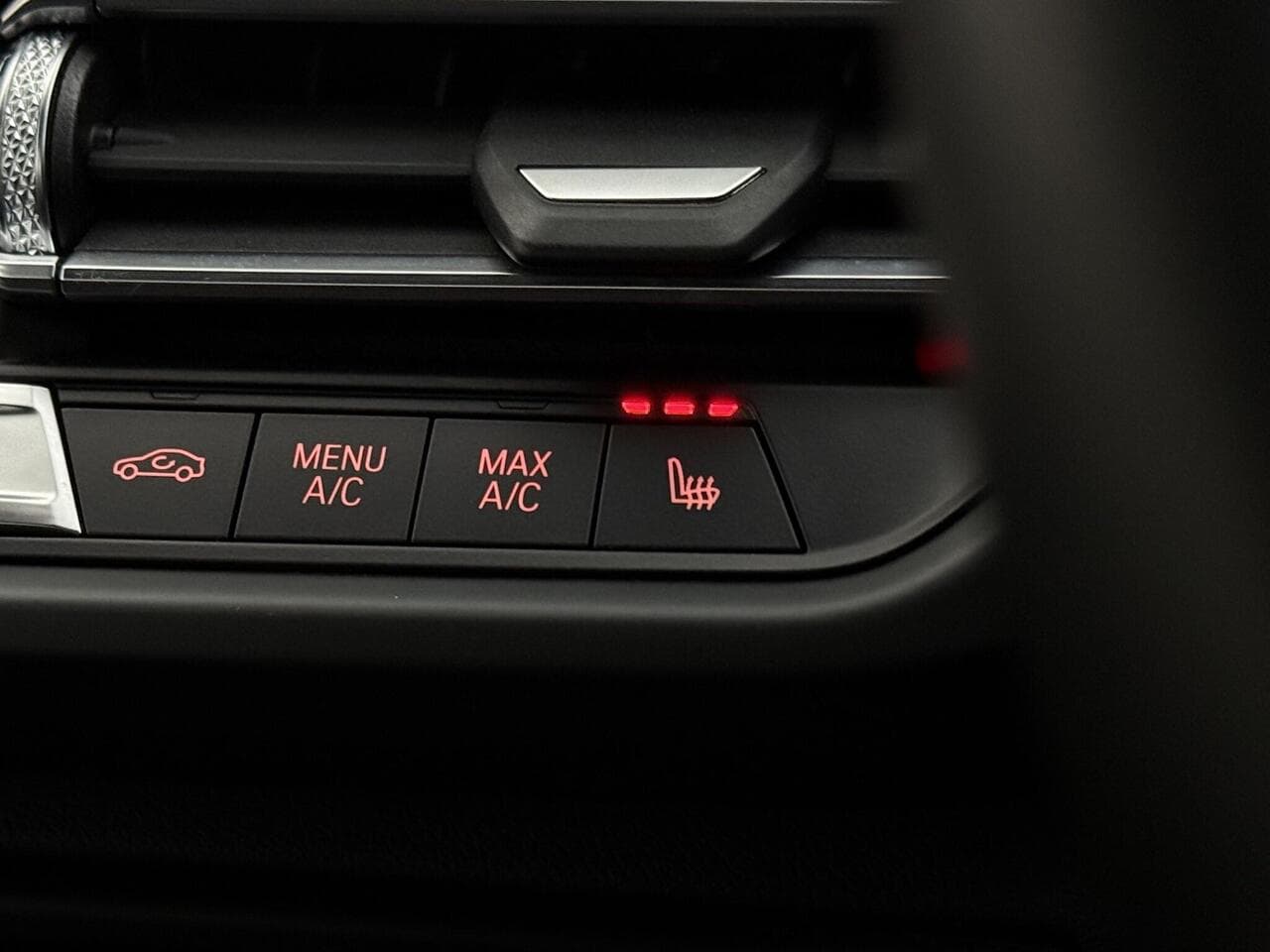 BMW 1 Series thumbnail Misc Controls