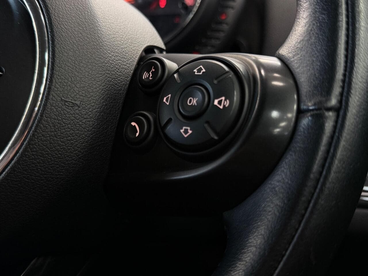 MINI Countryman thumbnail Misc Controls