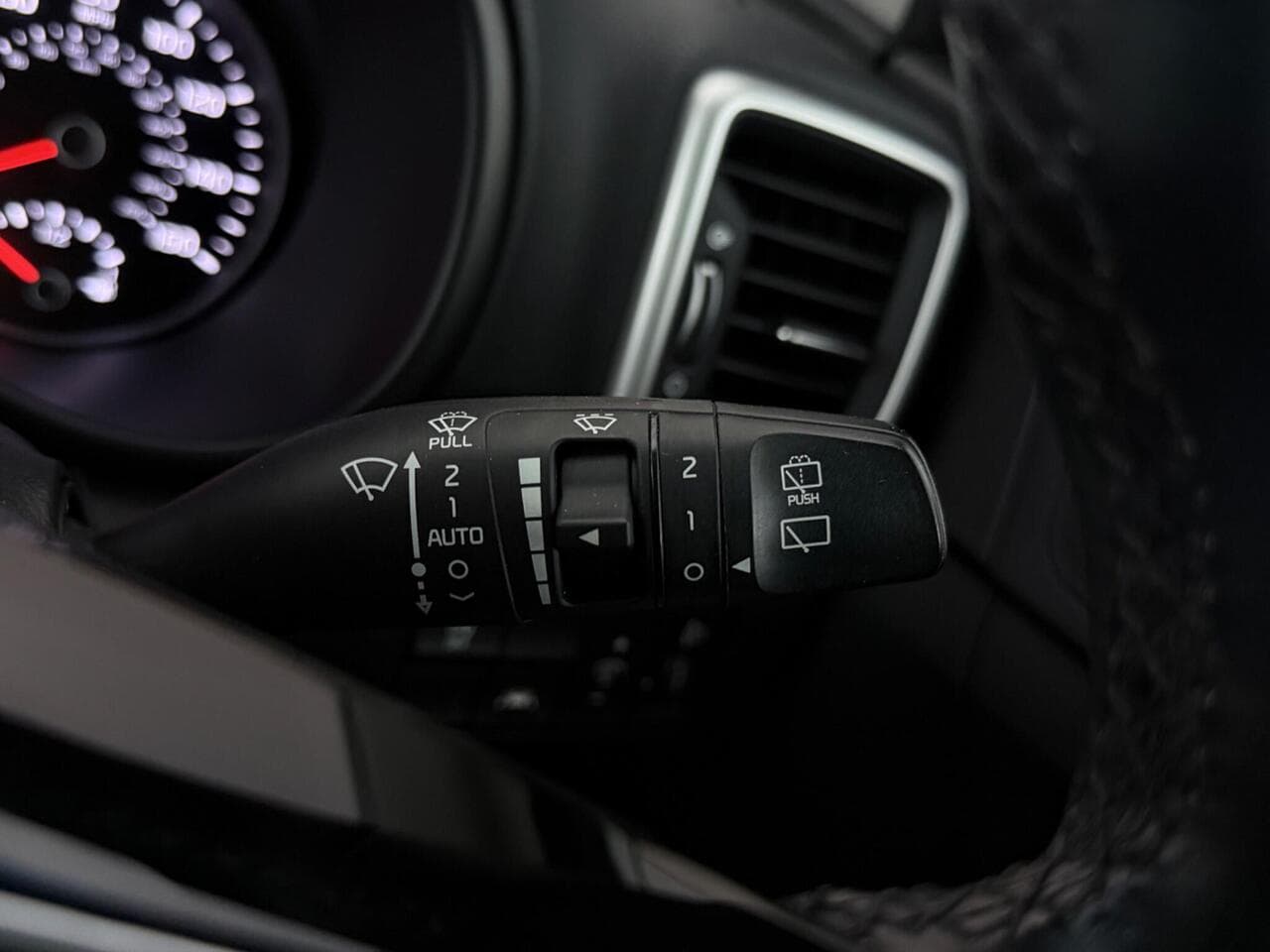 Kia Sportage thumbnail Misc Controls