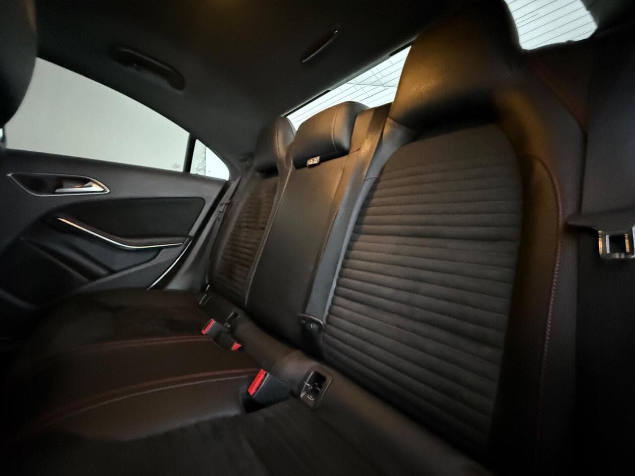 Mercedes-Benz CLA thumbnail Seats Rear