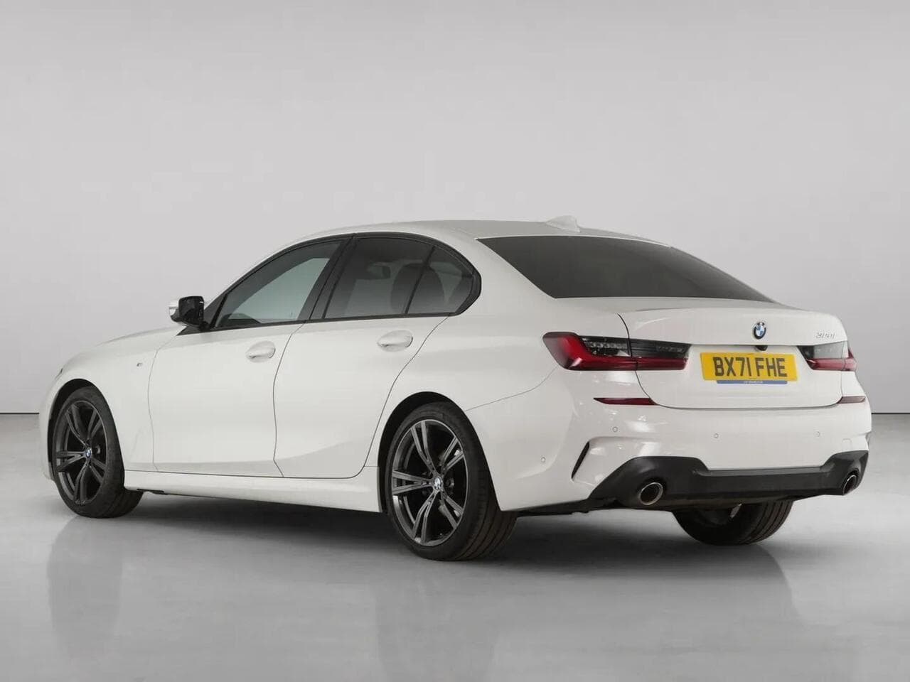 BMW 3 Series thumbnail Rear Left