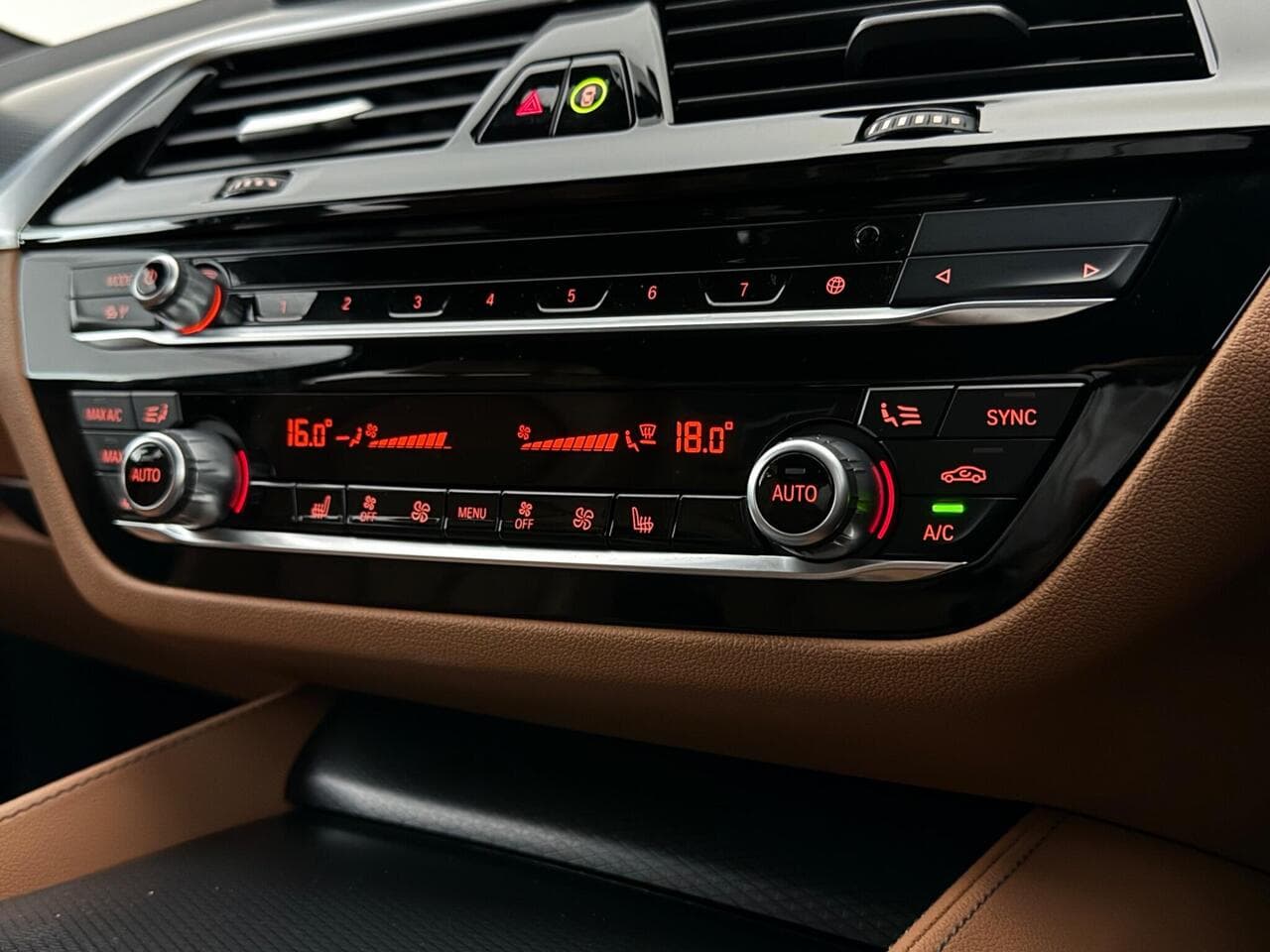 BMW 5 Series thumbnail Infotainment System