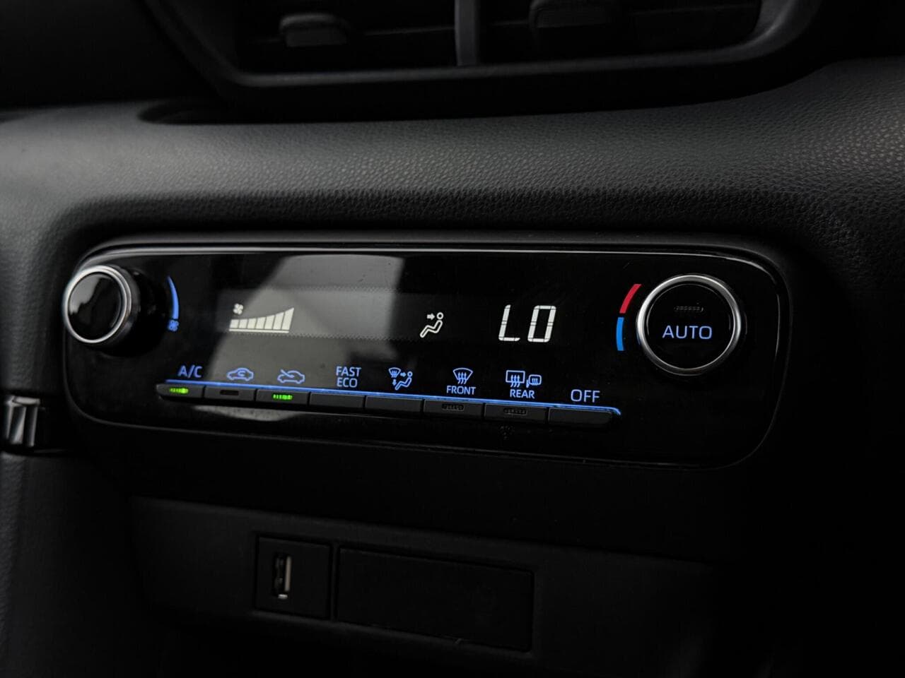 Toyota Yaris thumbnail Misc Controls