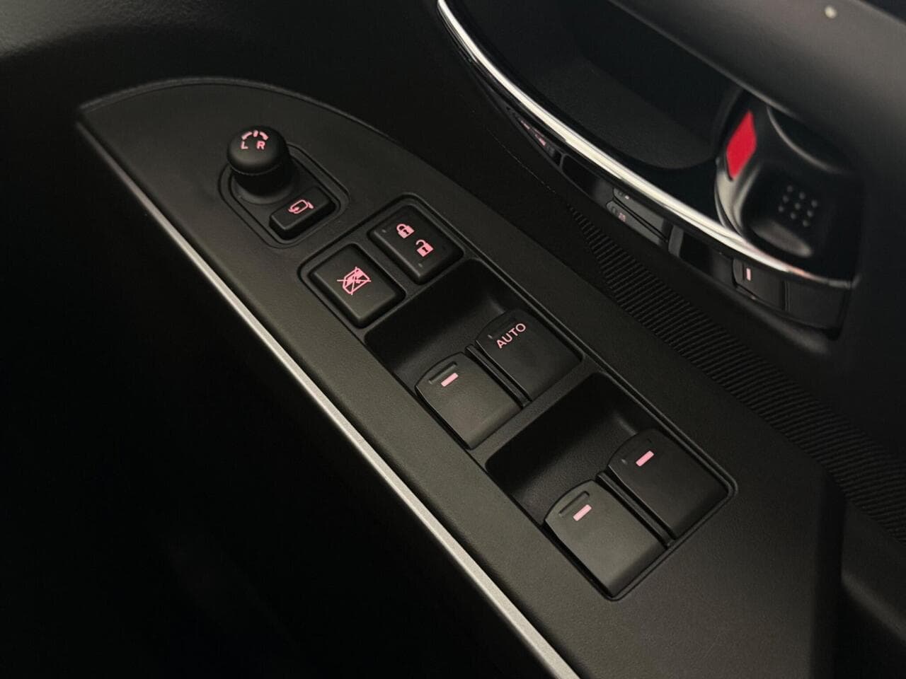 Suzuki S-Cross thumbnail Misc Controls