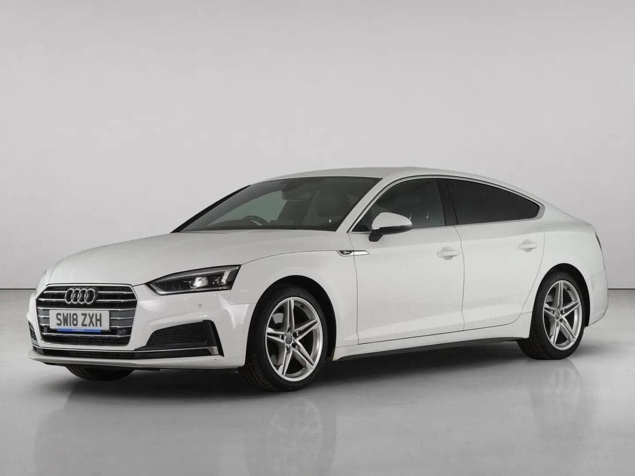 Audi A5 thumbnail Front Left