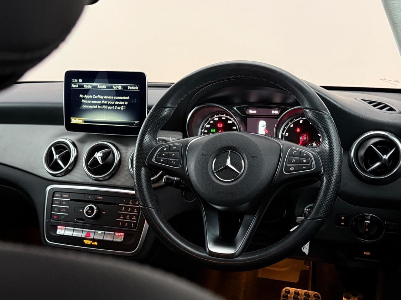 Mercedes-Benz GLA thumbnail Steering Wheel