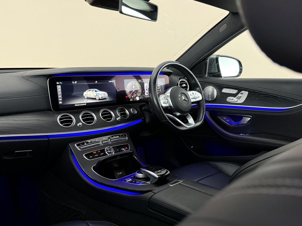 Mercedes-Benz E Class thumbnail Interior Front