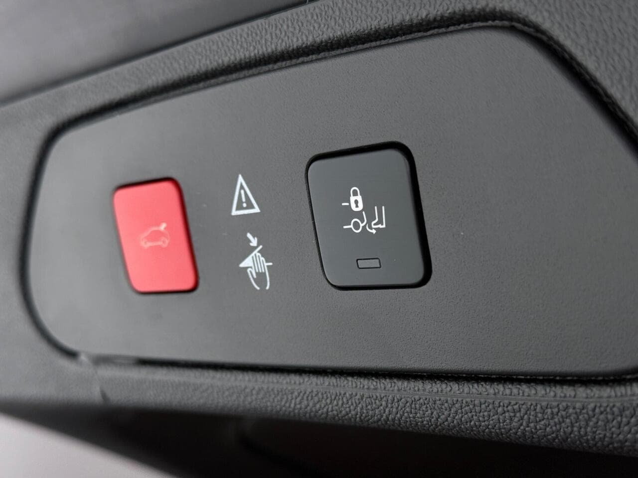 Vauxhall Grandland X thumbnail Misc Controls