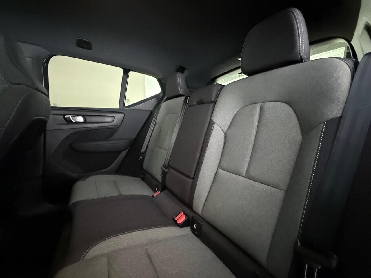 Volvo XC40 thumbnail Seats Rear