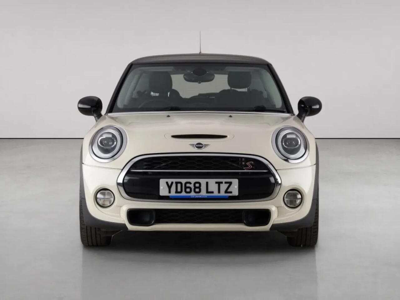 MINI Hatch thumbnail Front