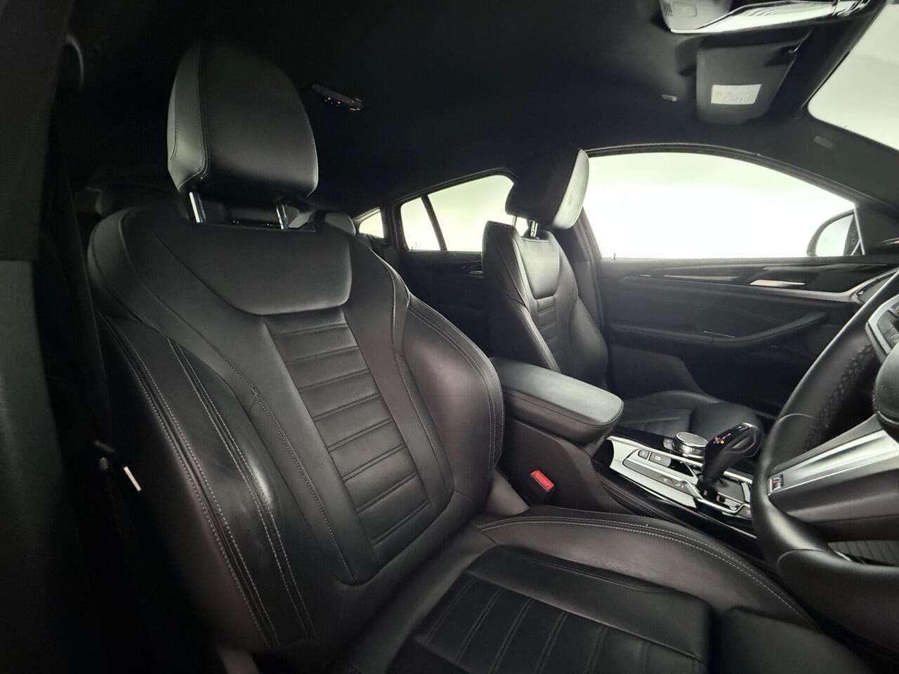 BMW X4 thumbnail Seat Driver