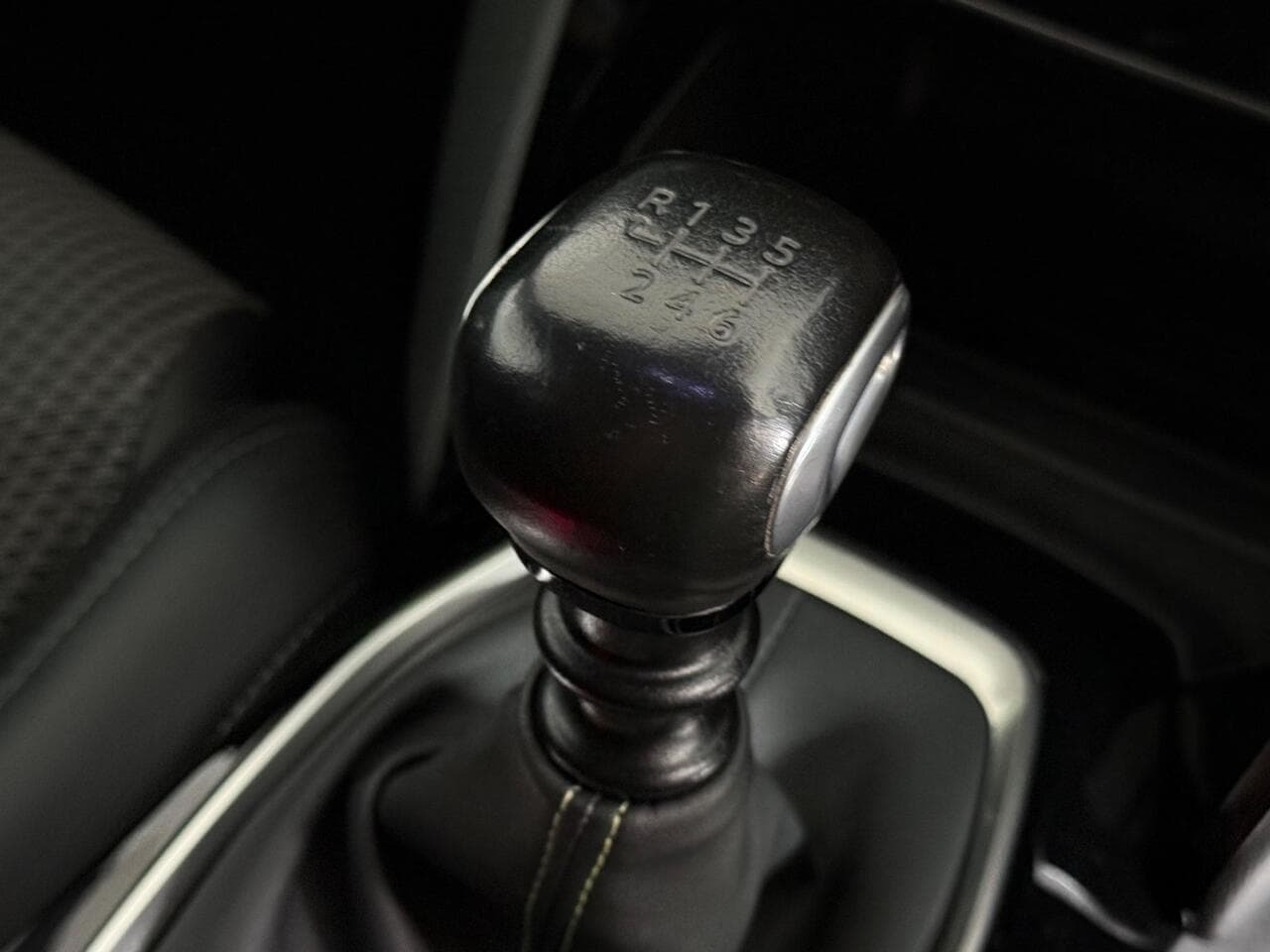 Peugeot 208 thumbnail Interior Front