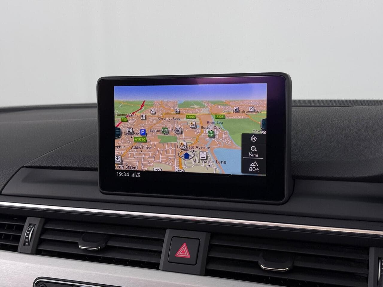Audi A5 Cabriolet thumbnail Infotainment System
