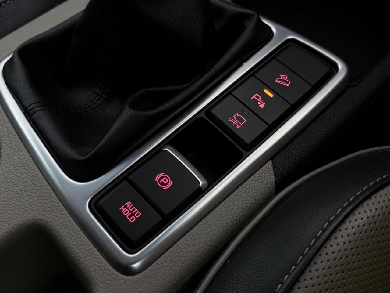 Kia Sportage thumbnail Misc Controls