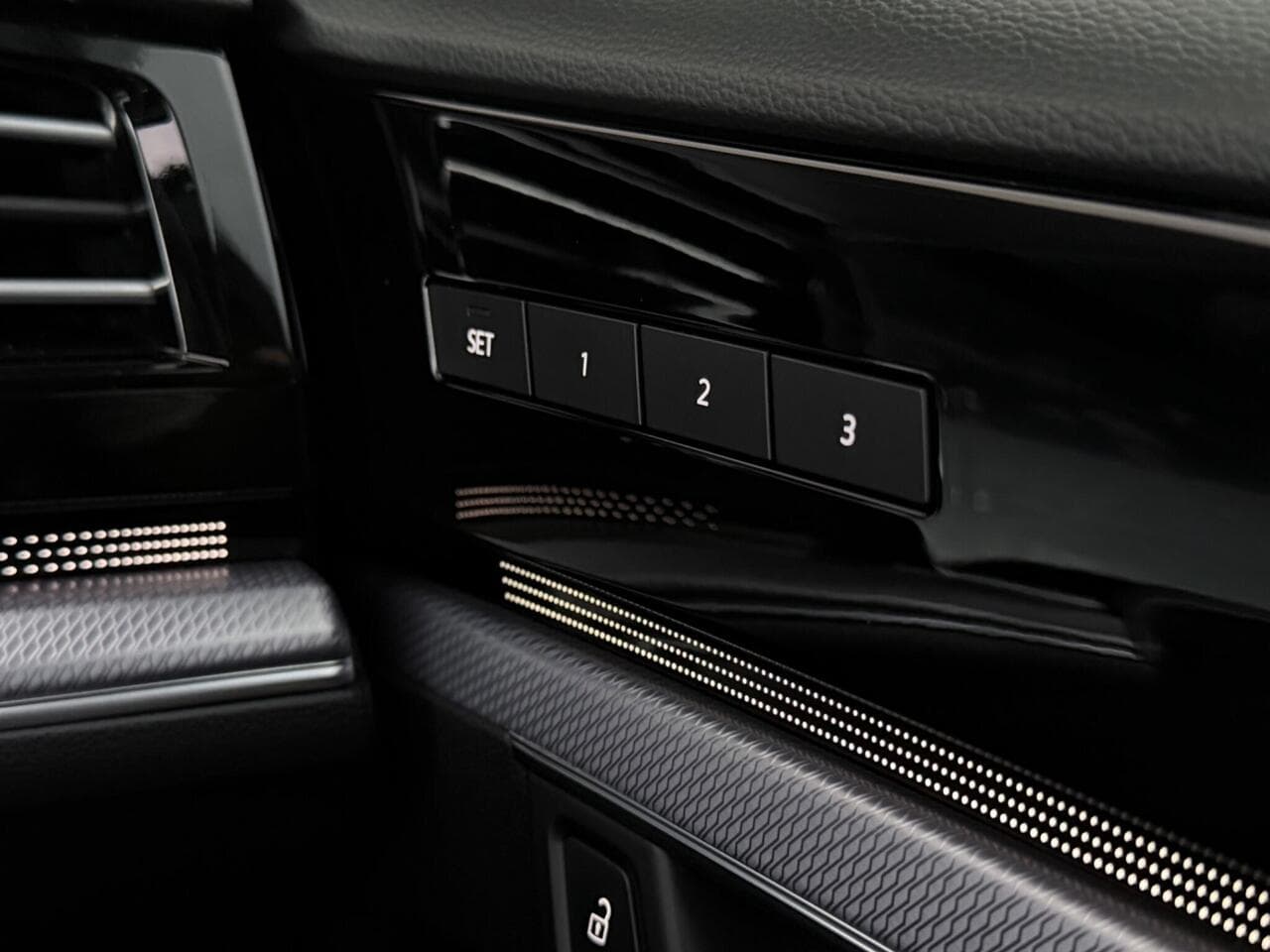 Volkswagen Touareg thumbnail Misc Controls
