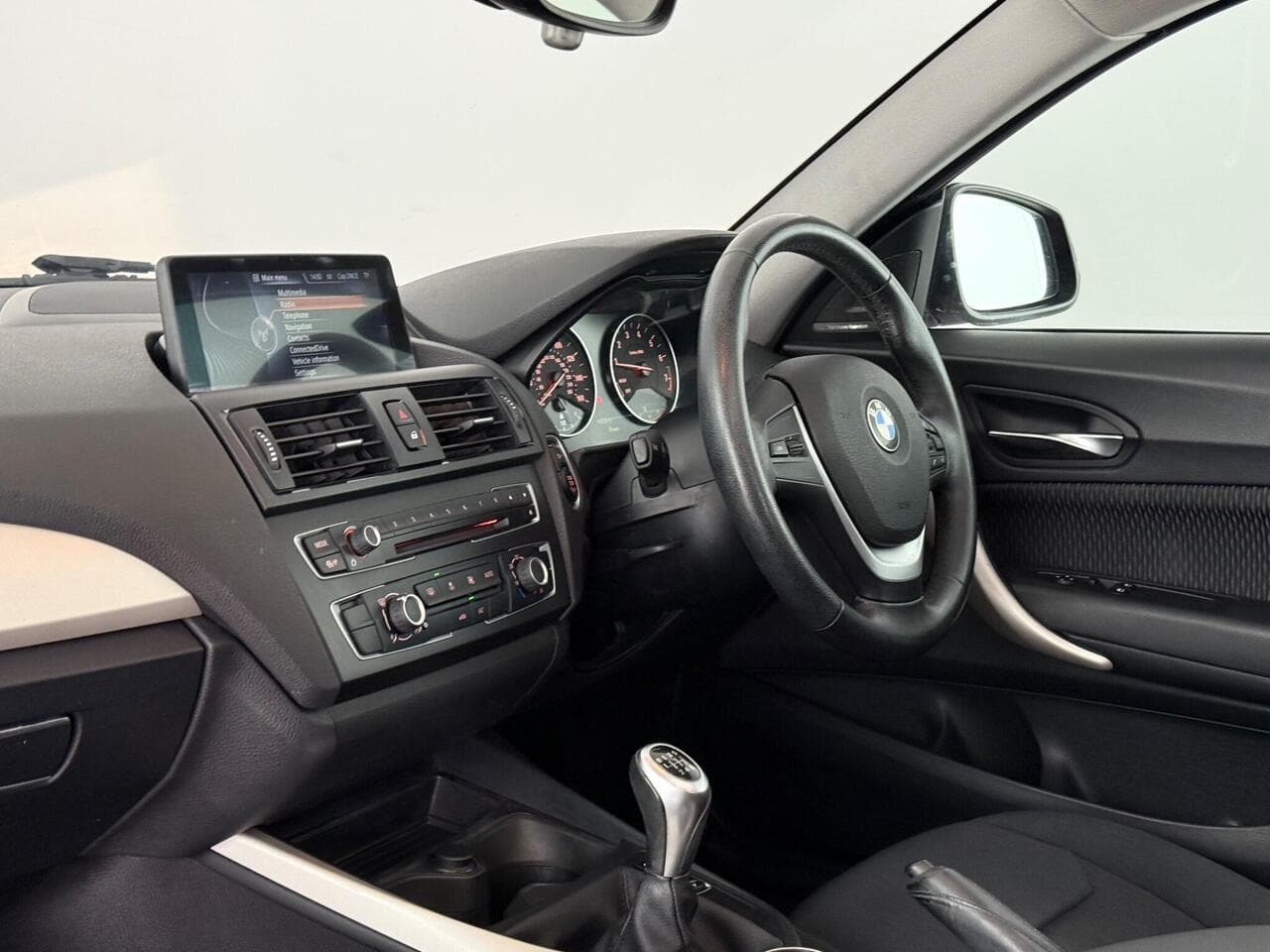 BMW 2 Series thumbnail Interior Front