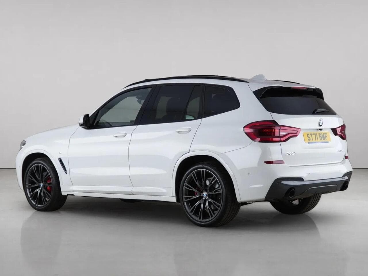 BMW X3 thumbnail Rear Left