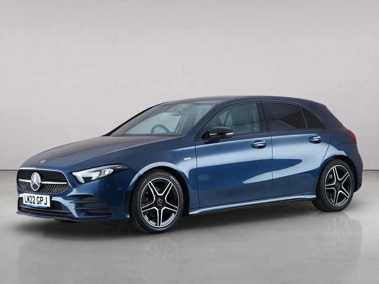 Mercedes-Benz A Class thumbnail Front Left