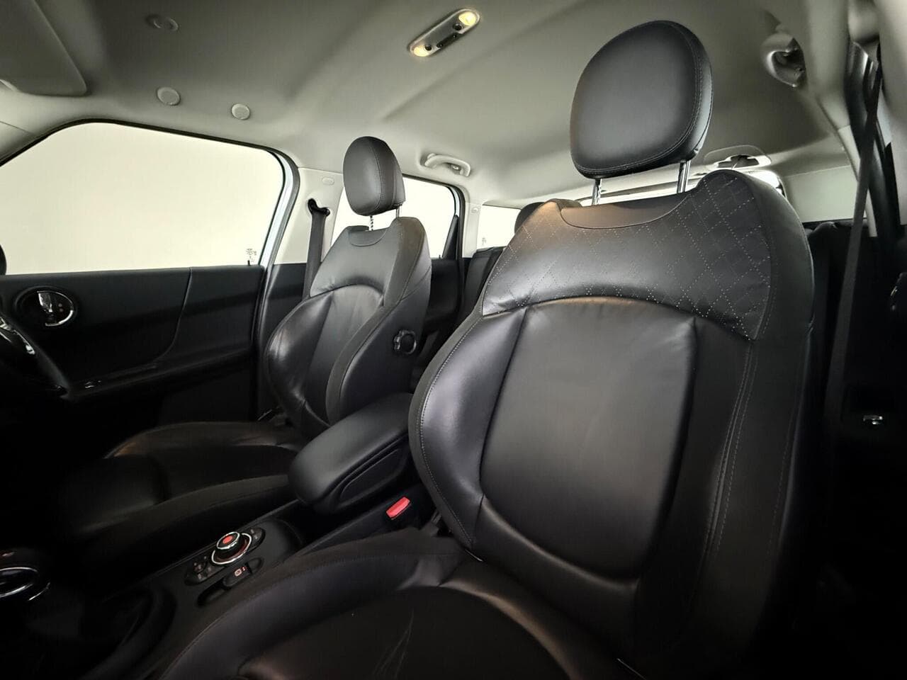 MINI Countryman thumbnail Seat Front Passenger