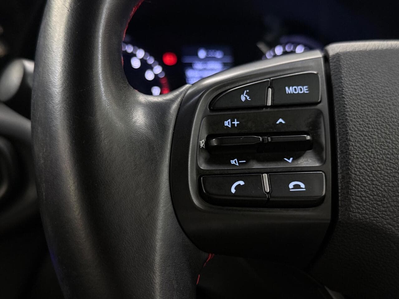 Hyundai i10 thumbnail Misc Controls