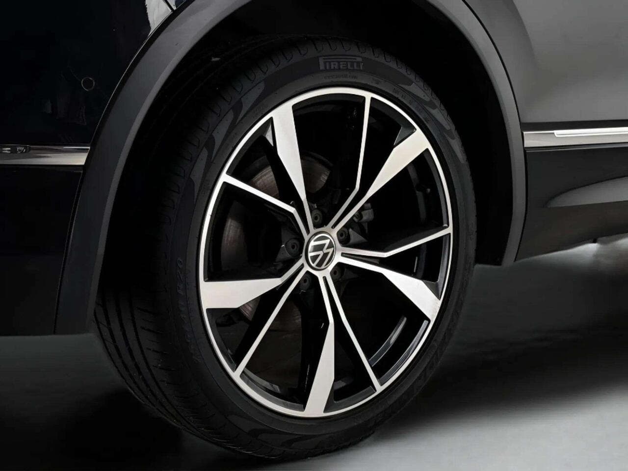 Volkswagen Tiguan thumbnail Wheel