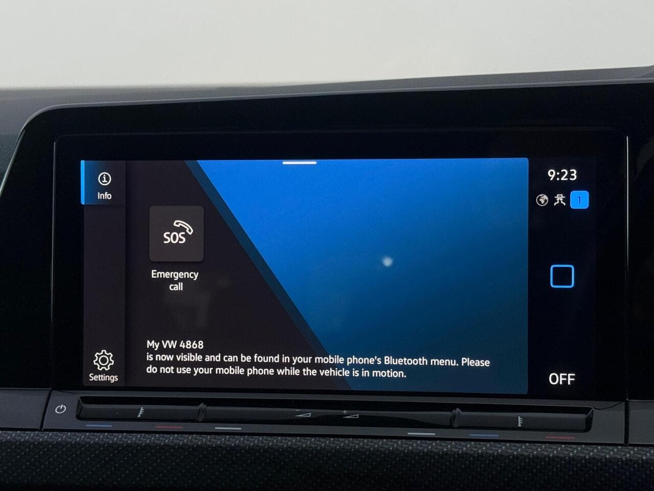 Volkswagen Golf thumbnail Infotainment System