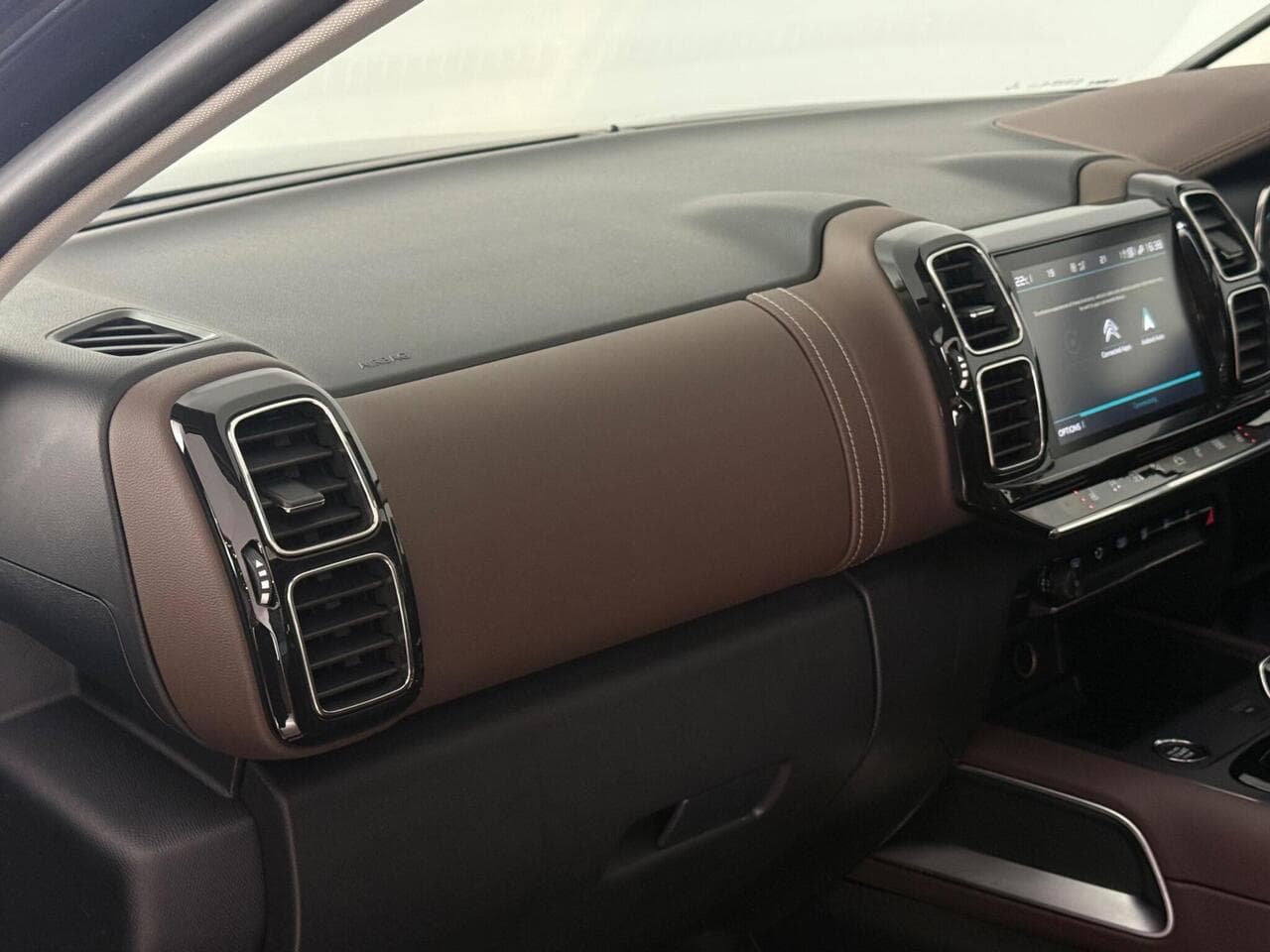 Citroen C5 Aircross thumbnail Interior Front