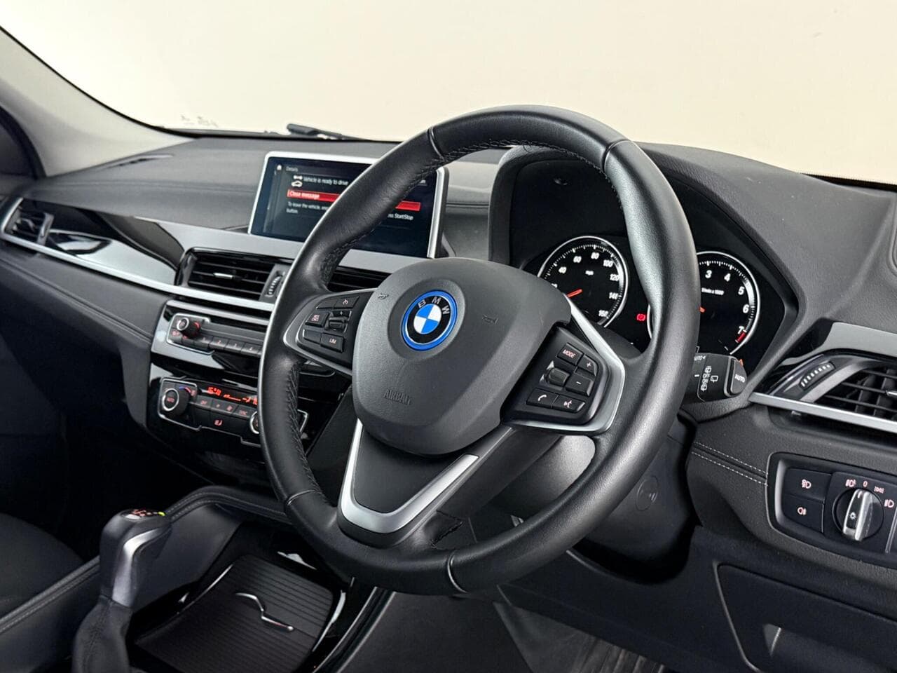 BMW X2 thumbnail Steering Wheel