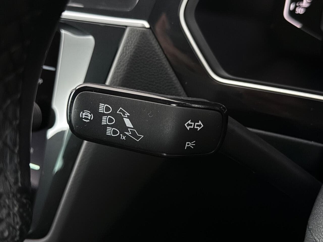 Volkswagen Tiguan thumbnail Misc Controls