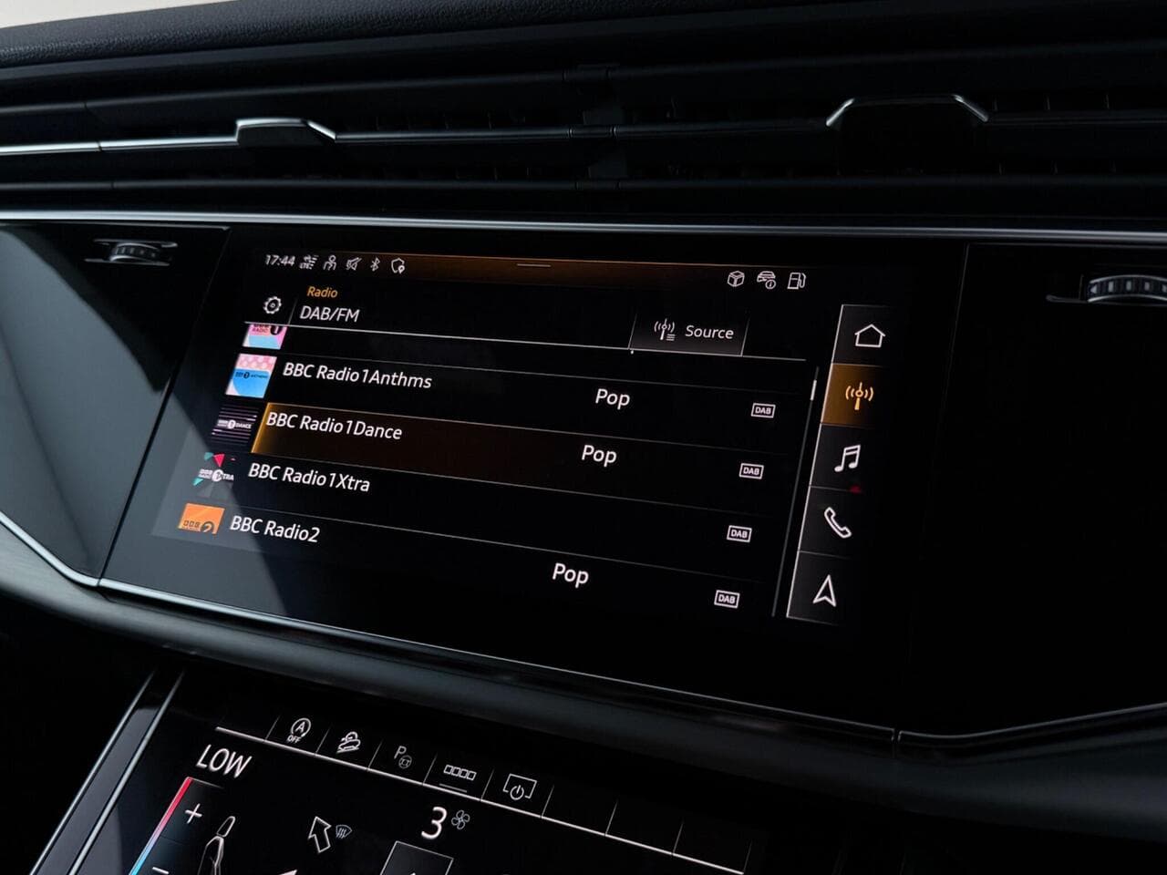 Audi Q8 thumbnail Infotainment System
