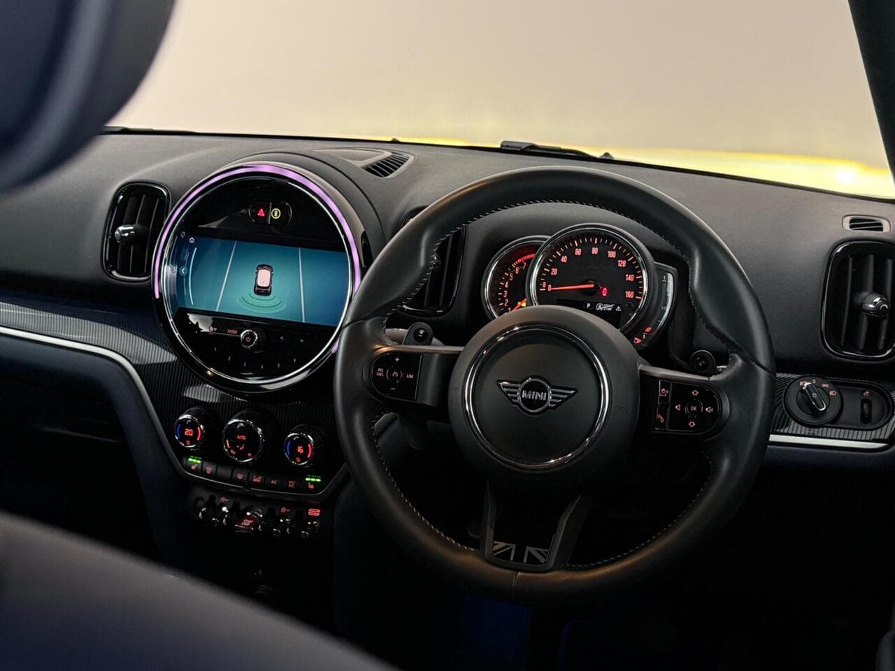 MINI Countryman thumbnail Interior Front