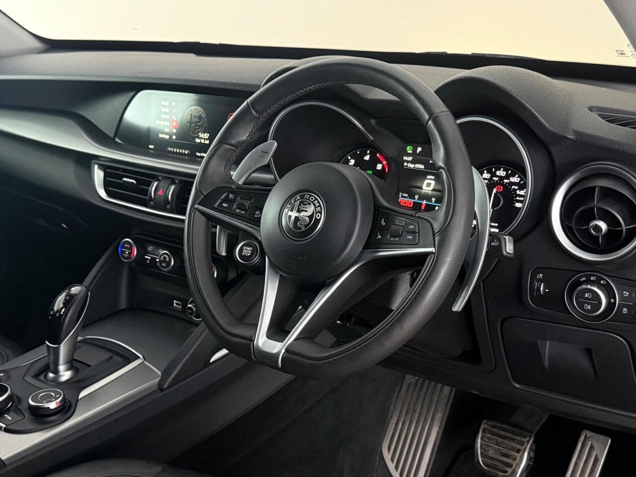 Alfa Romeo Stelvio thumbnail Steering Wheel