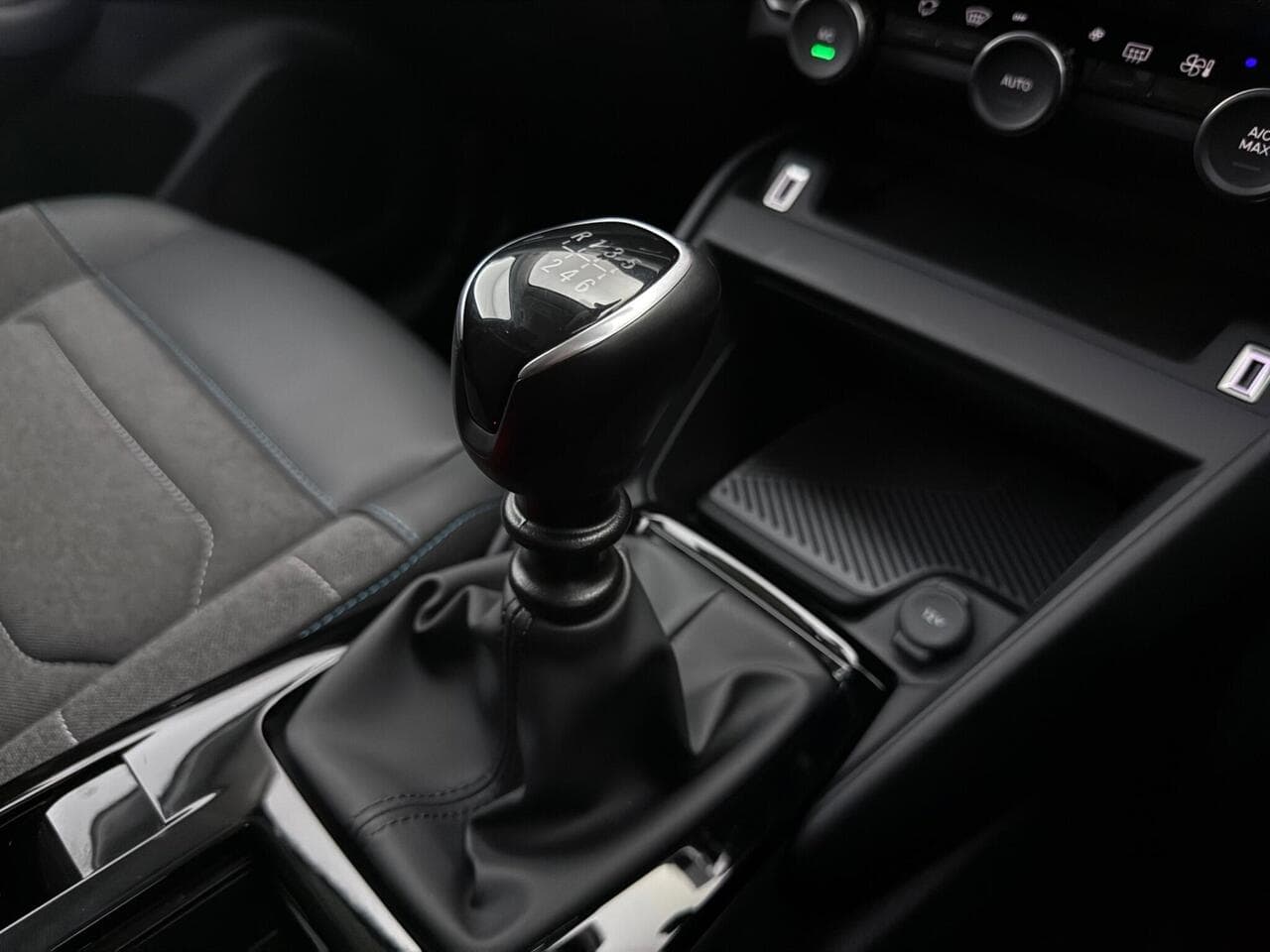 Citroen C4 thumbnail Interior Front