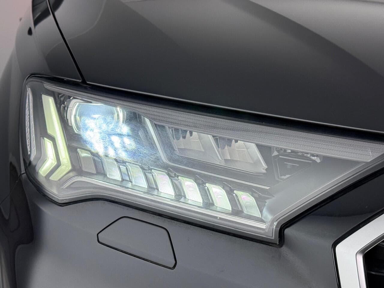 Audi Q7 thumbnail Lights Front