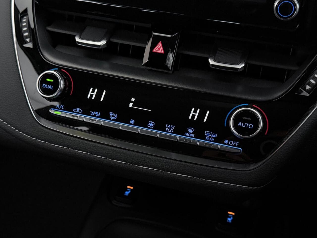 Toyota Corolla thumbnail Infotainment System