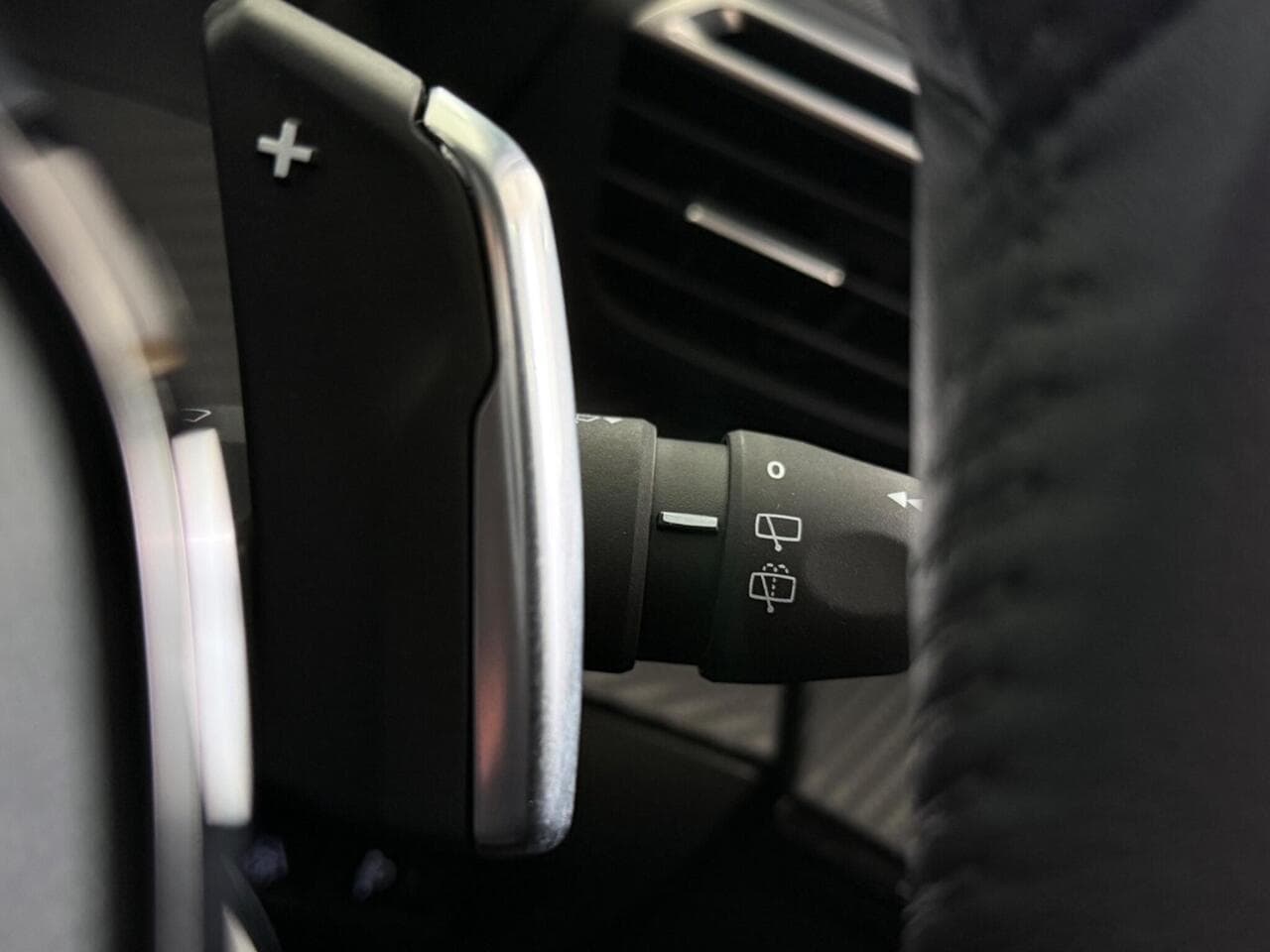 Peugeot 208 thumbnail Misc Controls