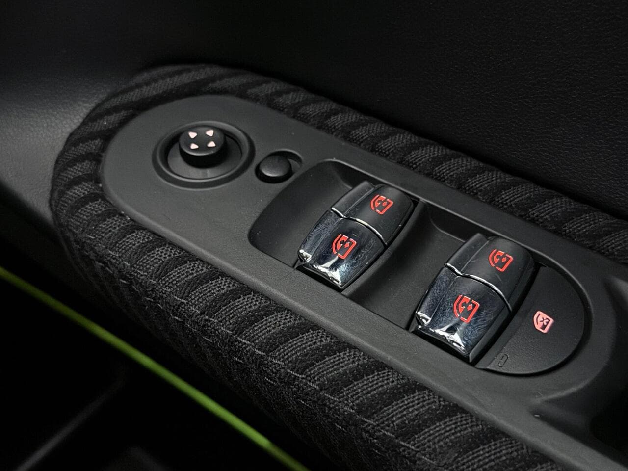 MINI Countryman thumbnail Misc Controls