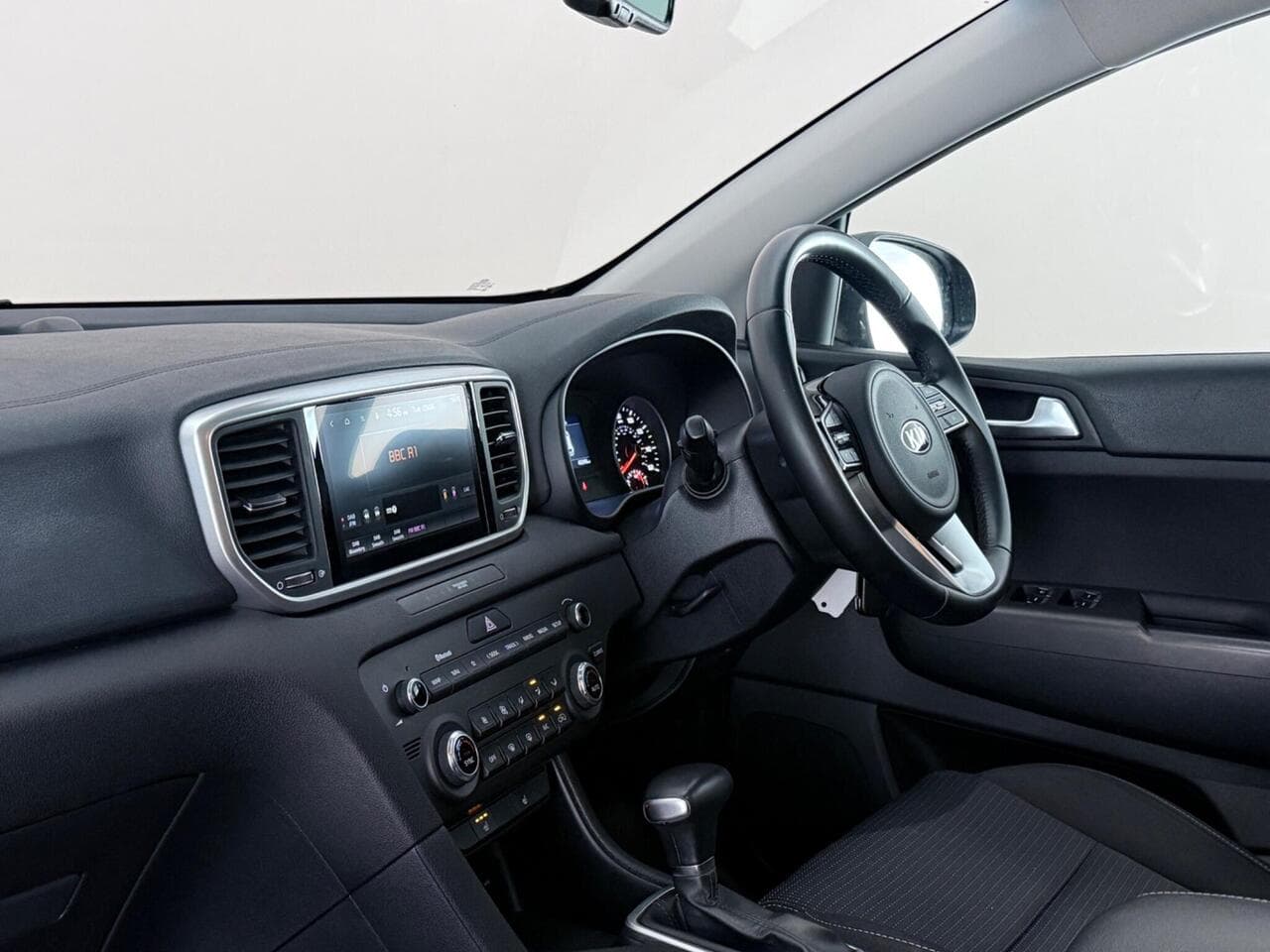 Kia Sportage thumbnail Interior Front