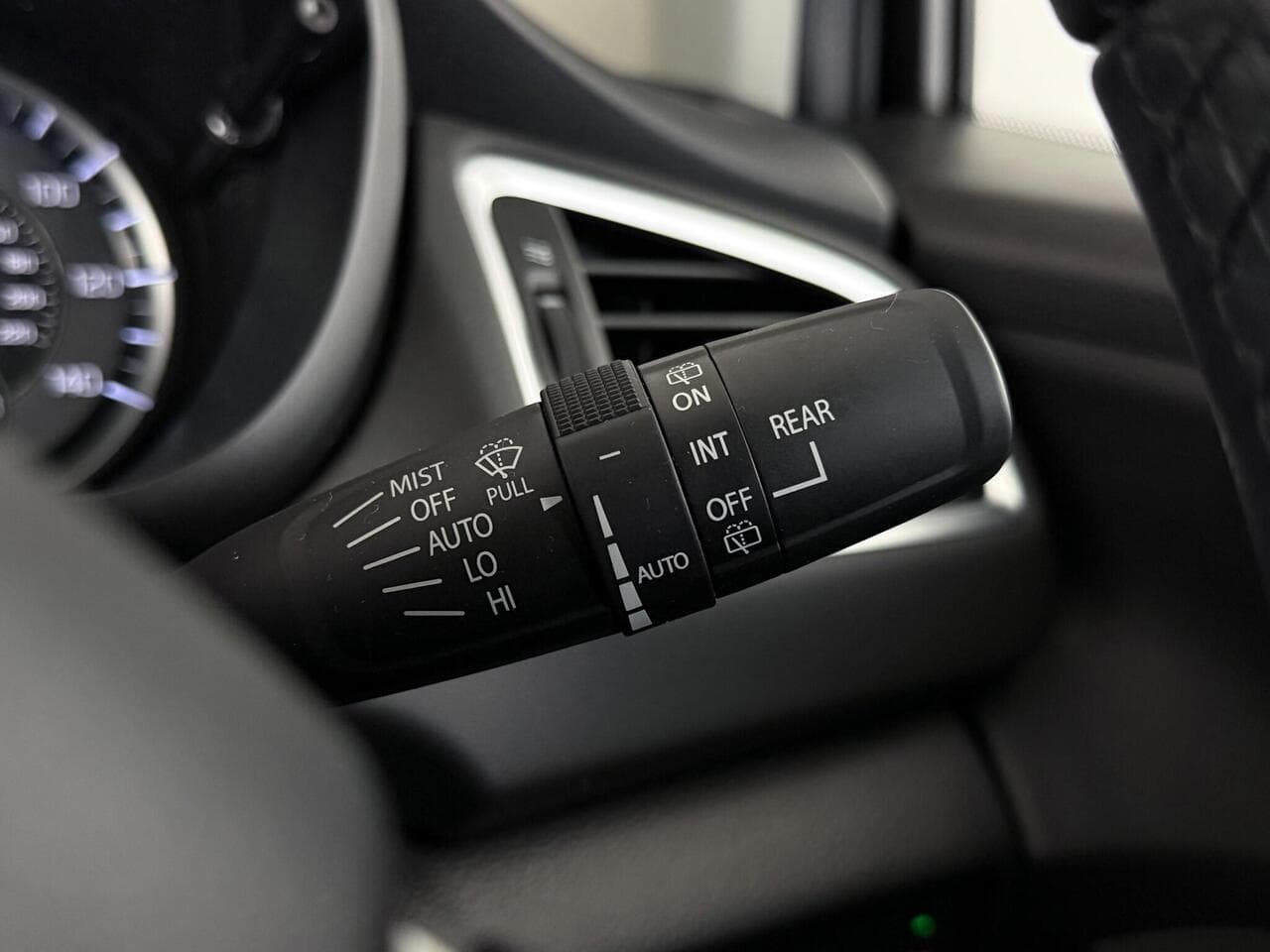 Suzuki S-Cross thumbnail Misc Controls