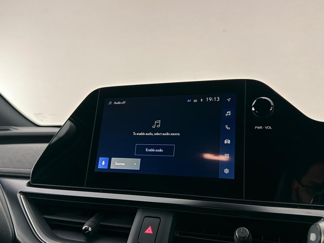 Lexus UX thumbnail Infotainment System