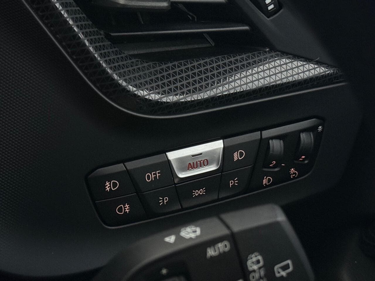 BMW 1 Series thumbnail Misc Controls