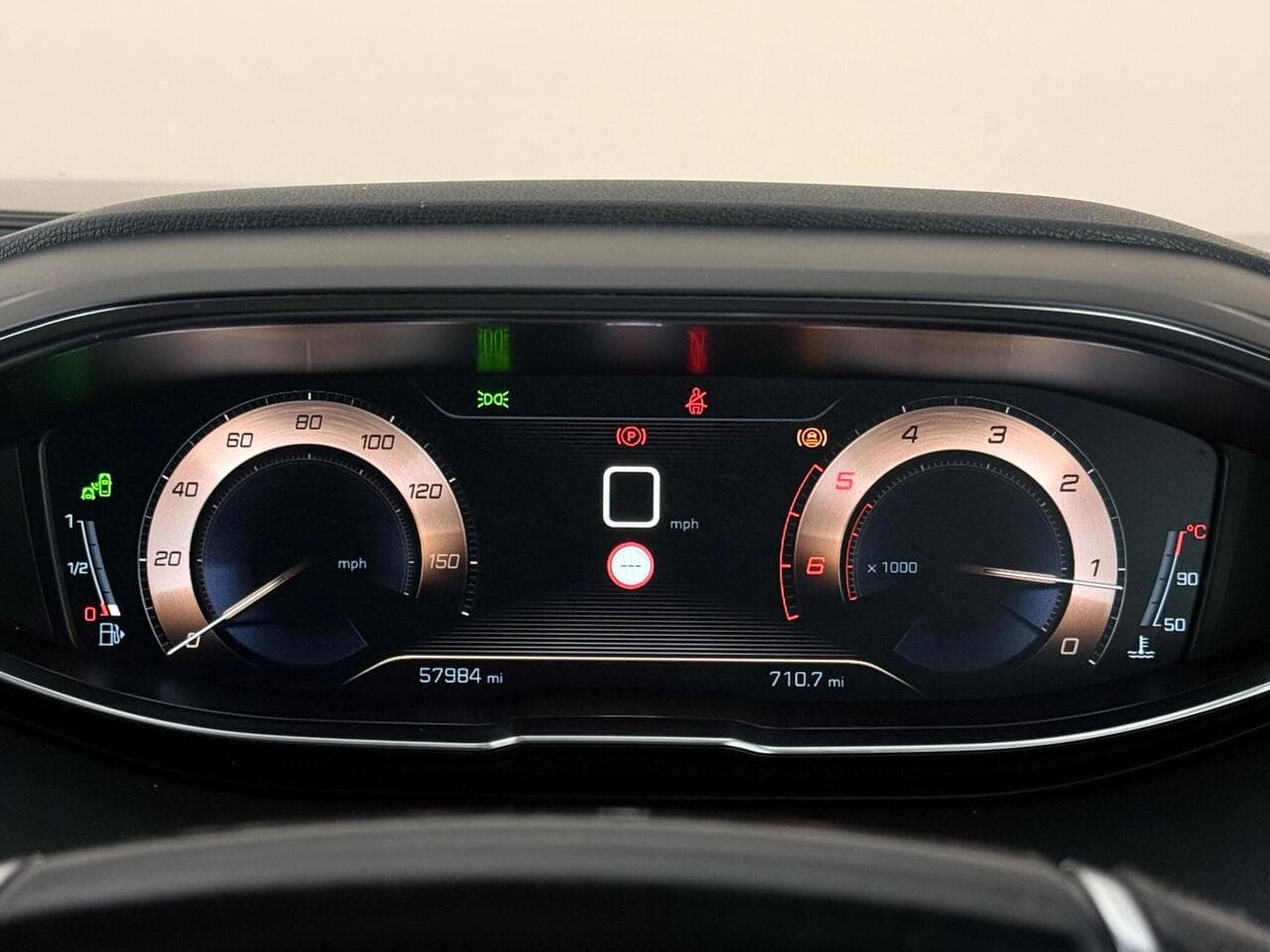 Peugeot 5008 thumbnail Driver Instruments