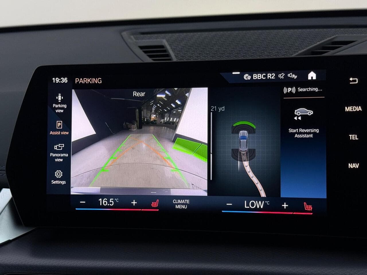 BMW iX1 thumbnail Infotainment System