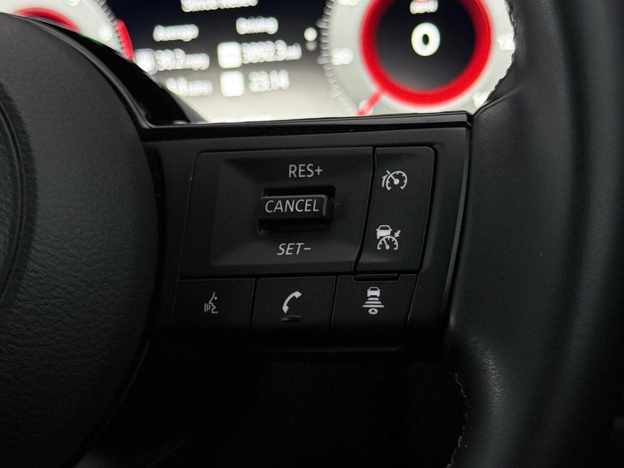Nissan Qashqai thumbnail Misc Controls
