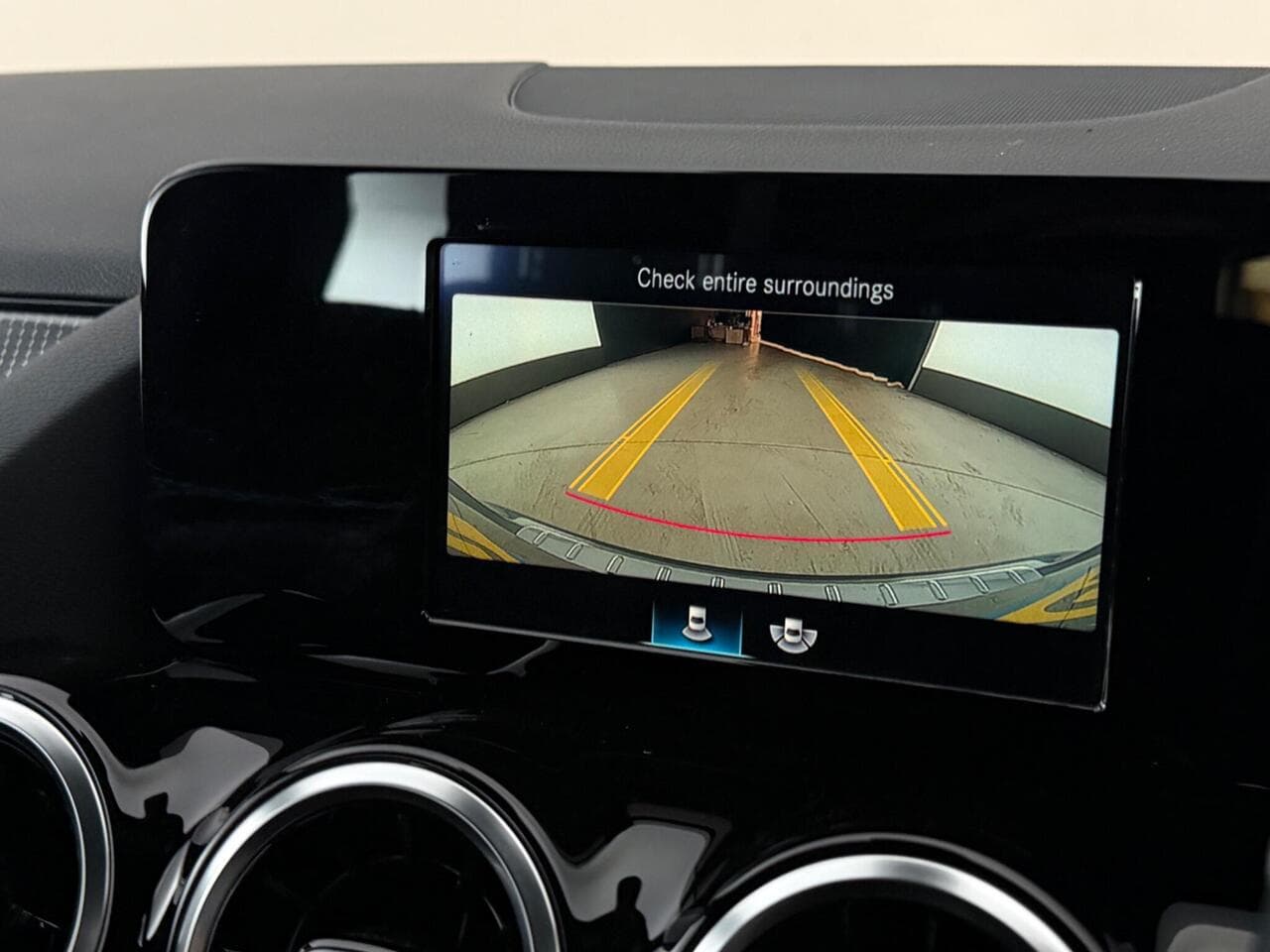 Mercedes-Benz GLA thumbnail Infotainment System