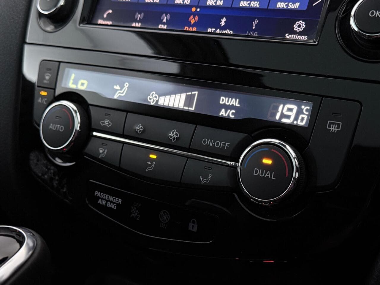 Nissan Qashqai thumbnail Misc Controls