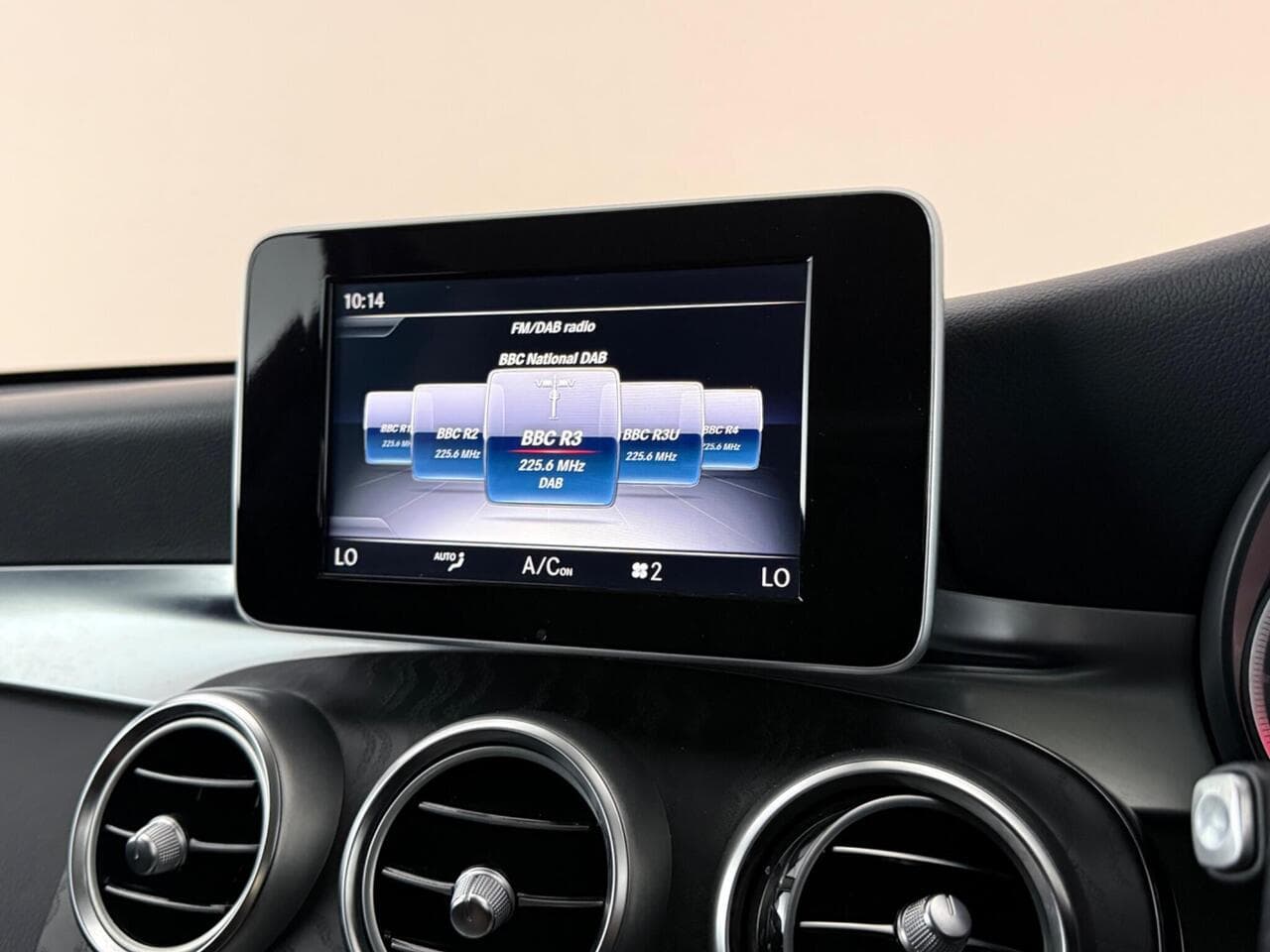 Mercedes-Benz GLC thumbnail Infotainment System